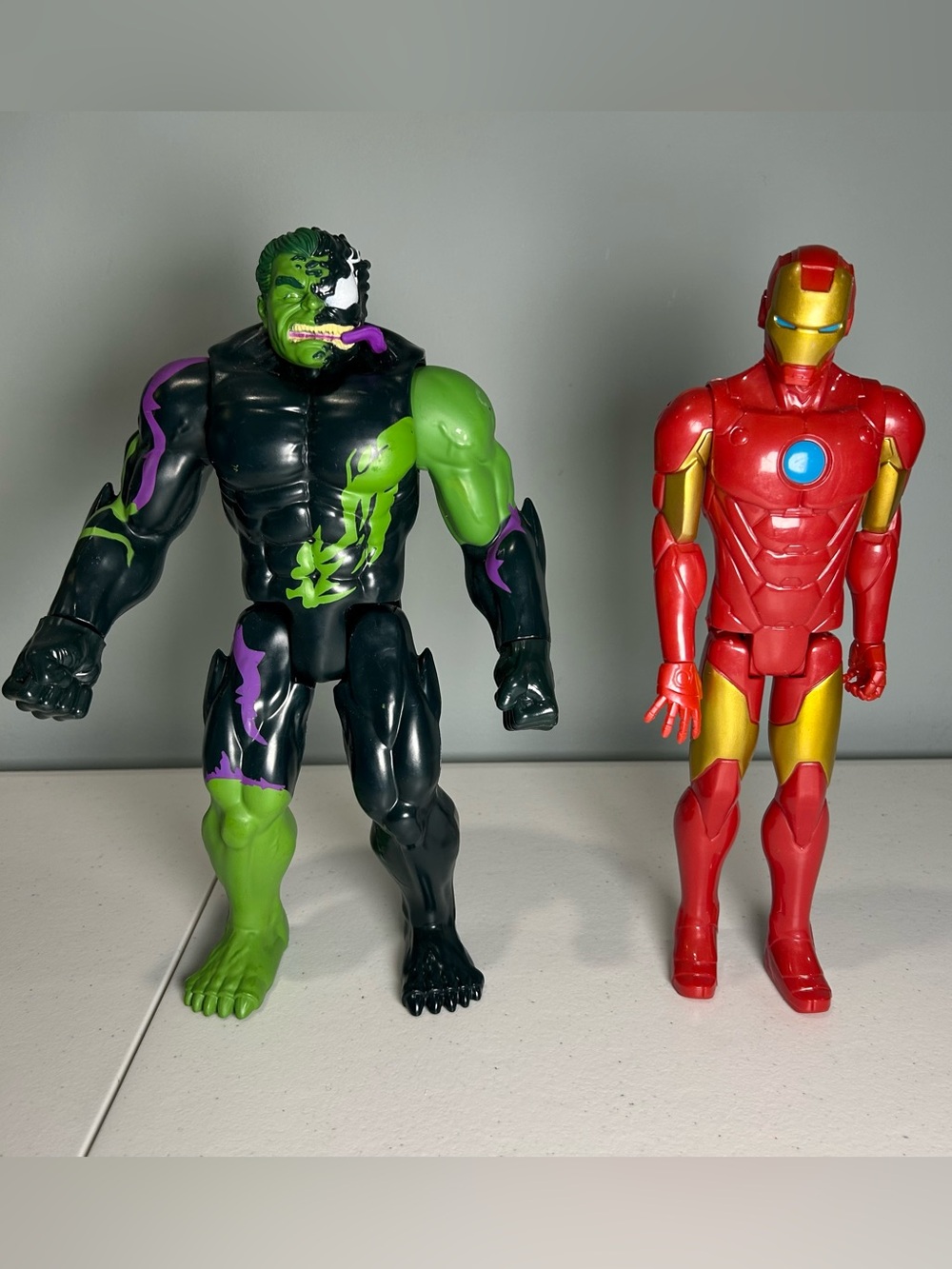 Marvel Maximum Venom Hulk & Iron Man Action Figure Set